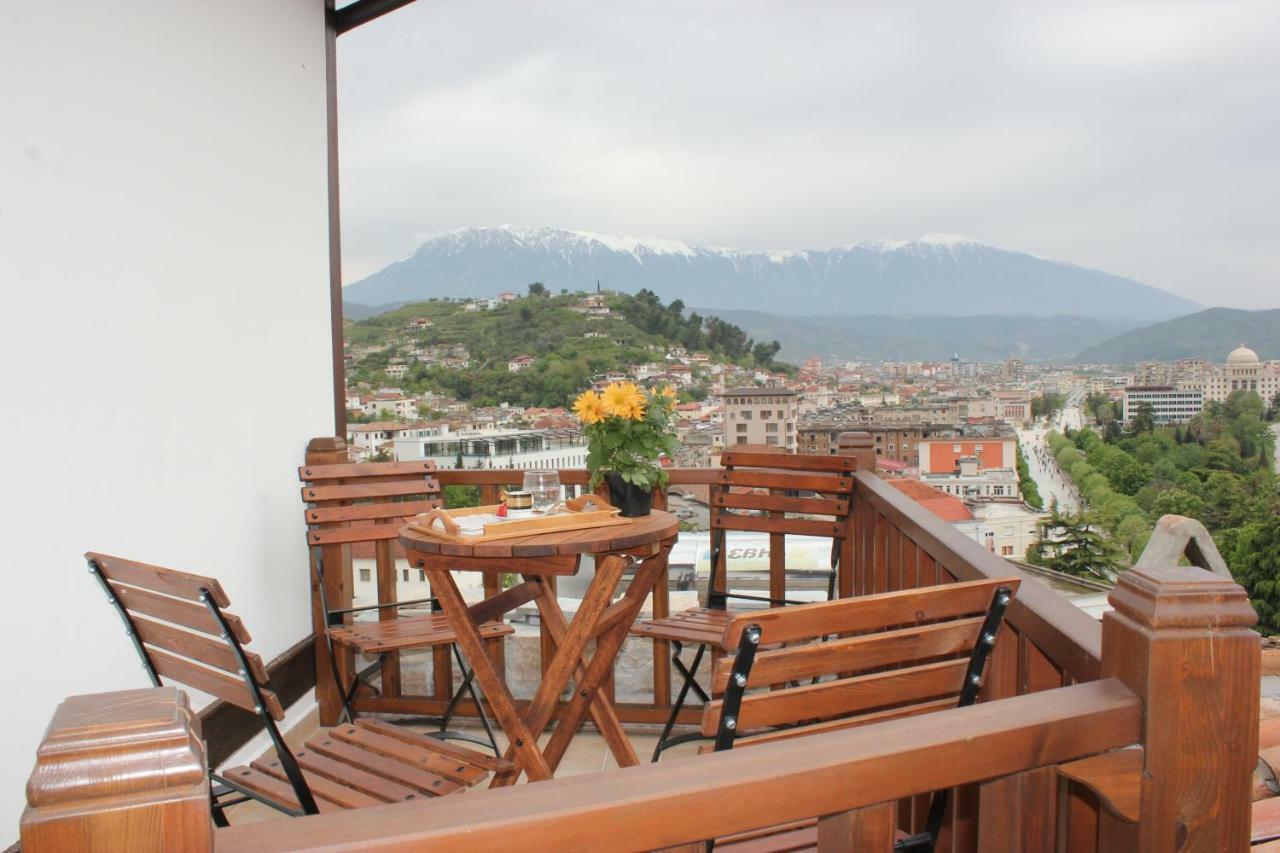 Guesthouse Arjan Berat Exterior foto